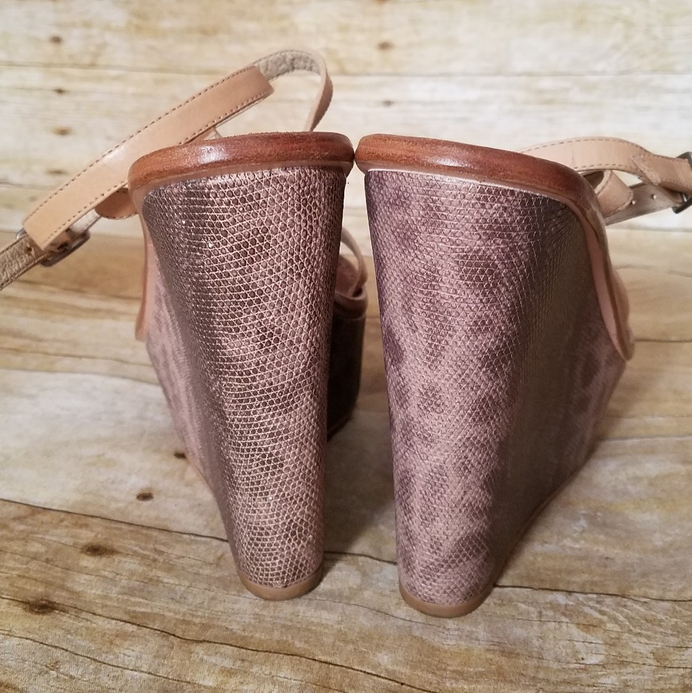 Elizabeth and James Hazel Wedge Heel Sanda… - Picture 4 of 6